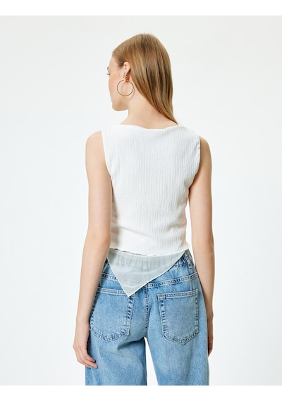 Koton Kolsuz Bluz Bürümcük Asimetrik Kesim Bisiklet Yaka Slim Fit Ekru 4sal30338ık