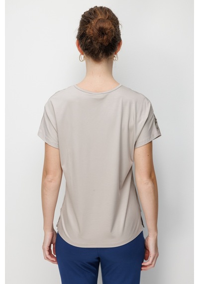 Kadın V Yaka Nakış İşlemeli Düşük Kollu Penye T-shirt Bej Bej