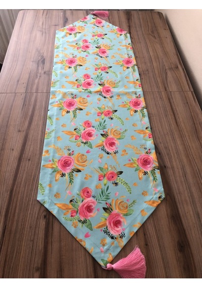 Mint Zemin Pembe Güller Desenli Runner Çok Renkli