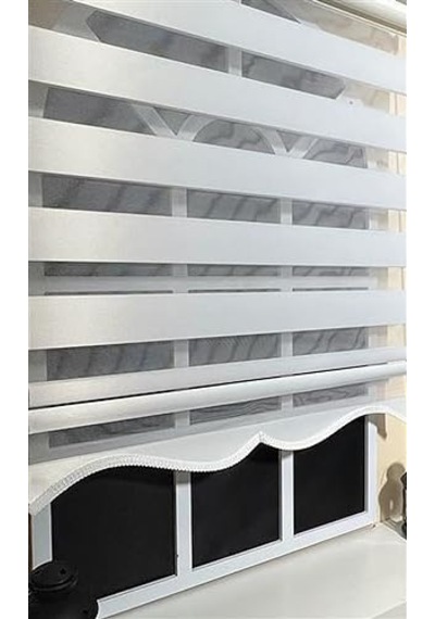 Storburada Zebra Stor Perde Beyaz Etek Dilimli Stb-400-v01 Çok Renkli
