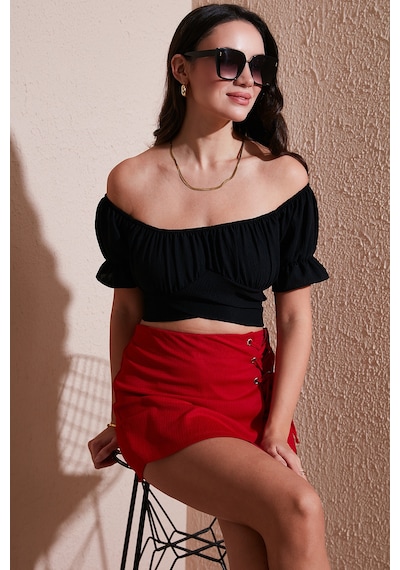 Lela Regular Fit Madonna Yaka Bağlama Detaylı Crop Bayan Bluz 6527017 Siyah
