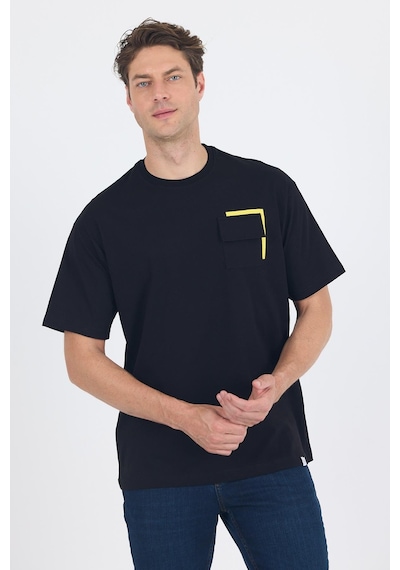 Siyah Kısa Kol Bisiklet Yaka Kapaklı Cep Pamuk Casual Oversize Tişört 1011250131 Siyah