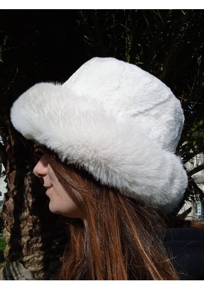 Shopiolog Pofidik Peluş Şapka Kışlık Suni Kürk Kalpak Kova Şapka Beyaz