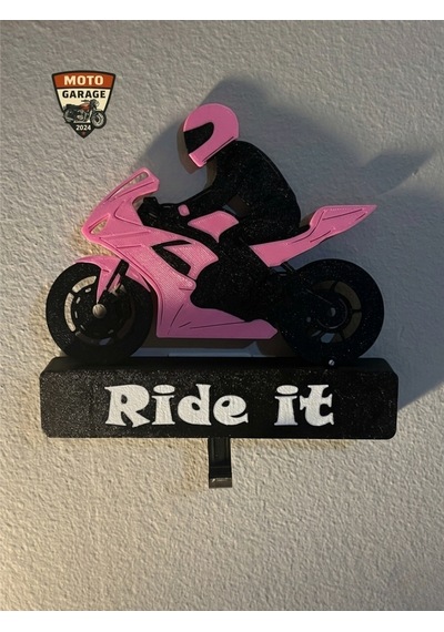 3d Hareketli Pembe Motorcu Figürlü Anahtarlık Askısı Ön Kaldıran Motosiklet Tasarımı