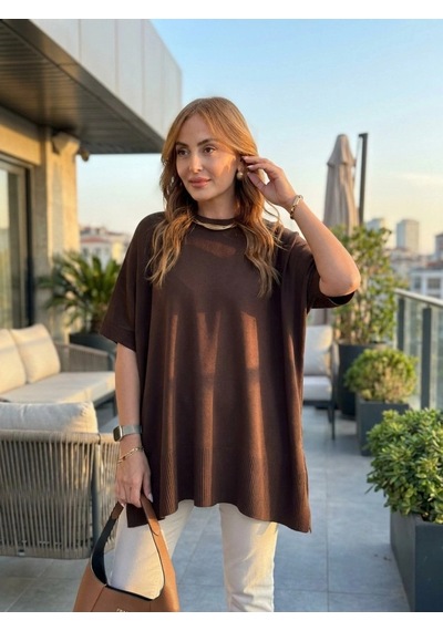 Zennamoda Kadın Bisiklet Yaka Kısa Yarasa Kollu Yanları Yırtmaçlı Oversize Dökümlü Merserize Bluz Kahve Zennamoda Kadın Bisiklet Yaka Kısa Yarasa Kollu Yanları Yırtmaçlı Oversize Dökümlü Merserize Bluz Kahve