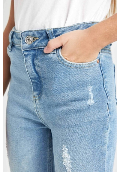 Defacto Kız Çocuk Skinny Fit Yırtık Detaylı Dar Paça Cepli Jean Pantolon C9483A824AUNM28 Mavi Defacto Kız Çocuk Skinny Fit Yırtık Detaylı Dar Paça Cepli Jean Pantolon C9483A824AUNM28 Mavi