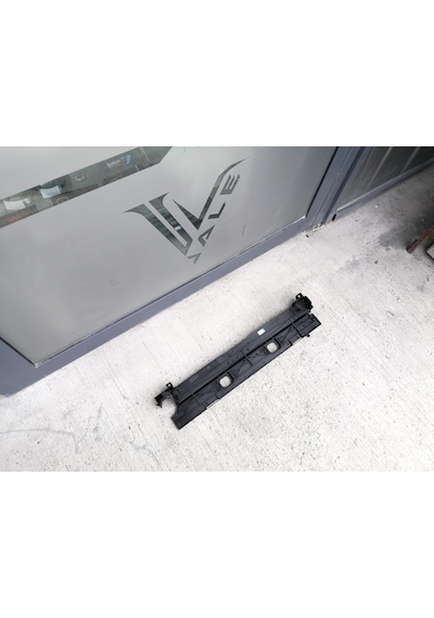 Bmw 5 Serisi Radyatör Üst Kapağı Yan Sanayi F10 -17117645650