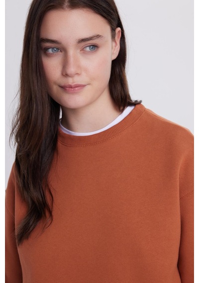 Tudors Kadın Oversize Geniş Kesim Pamuklu Bisiklet Yaka Kiremit Sweatshirt-39932 Kiremit Tudors Kadın Oversize Geniş Kesim Pamuklu Bisiklet Yaka Kiremit Sweatshirt-39932 Kiremit
