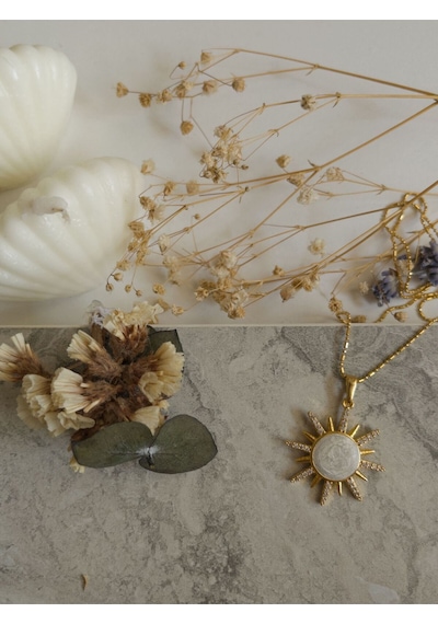 Handmade Pirinç Üzeri Altın Kaplama Güneş Şeklinde Beyaz Kadın Kolye Sevgiliye Hediye