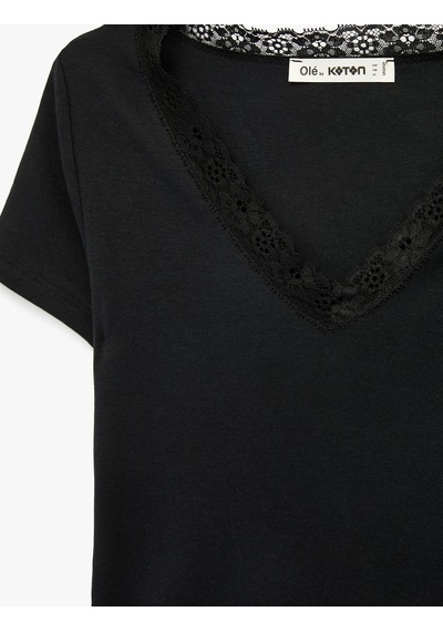 Koton Slim Fit Kısa Kollu V Yaka Dantel Detaylı Tişört Siyah 6sal10648ık Siyah
