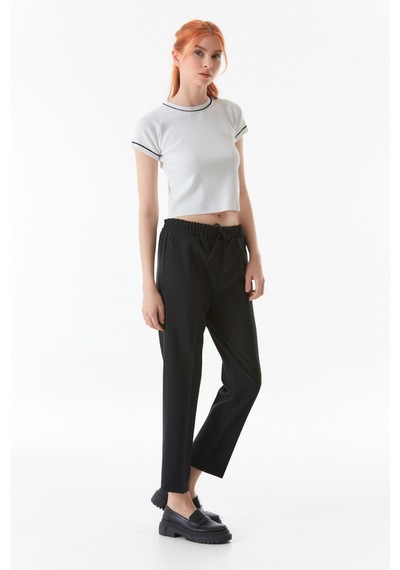 Fullamoda Basic Beli Lastikli Carrot Fit Kumaş Pantolon- Siyah 24KGB279200760-Siyah