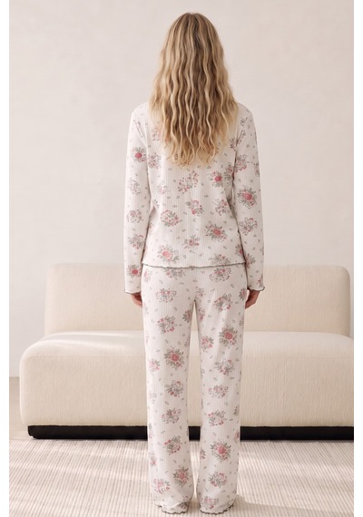 Siyah İnci Yumuşak Tuşe Kışlık Fitilli Pamuklu Örme Düğmeli Hırka Pijama Takım 8073 Pembe Büyük Çiçek Siyah İnci Yumuşak Tuşe Kışlık Fitilli Pamuklu Örme Düğmeli Hırka Pijama Takım 8073 Pembe Büyük Çiçek