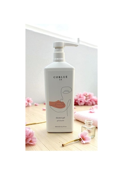 Corlue 18 Shampoo 360 Ml + Condıtıoner 360 Ml + Shower Gel 360 Ml + Hand&body Lotıon 360 Ml Tüm Saçlar