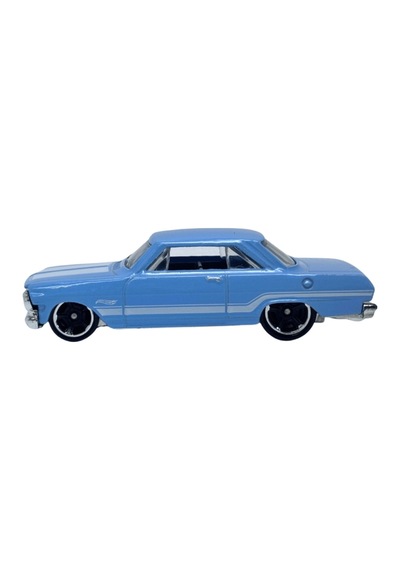 Hot Wheels '63 Chevy Iı - 1/64 Diecast Model Araba Çok Renkli