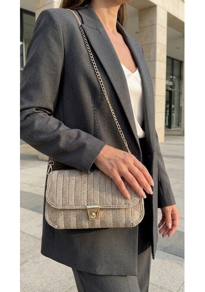 Armoniavital El Yapımı Hasır Görünümlü Çapraz Örgü Kadın Omuz Çantası Polyester Makrome Zincir Askılı Kapaklı Şık Günlük Kullanım Bej Armoniavital El Yapımı Hasır Görünümlü Çapraz Örgü Kadın Omuz Çantası Polyester Makrome Zincir Askılı Kapaklı Şık Günlük Kullanım Bej