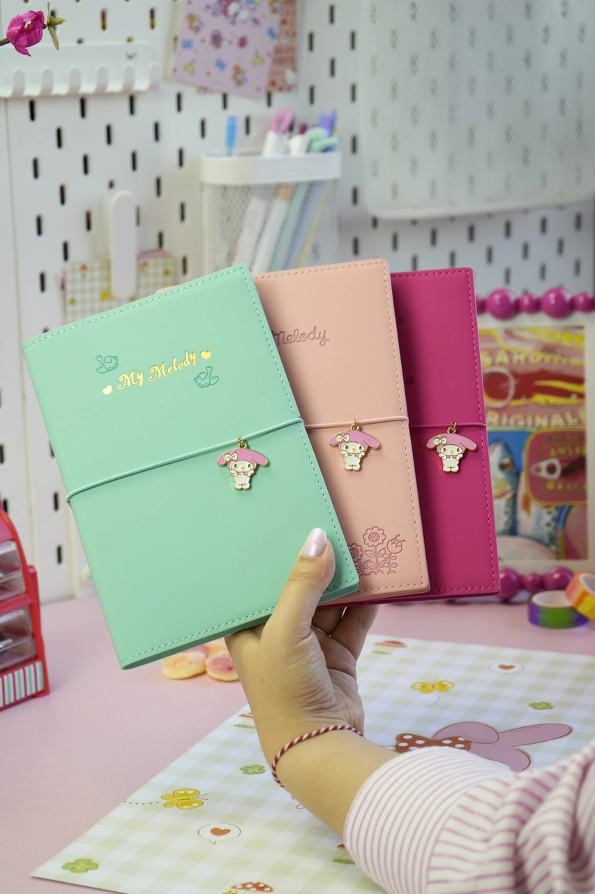 My Melody Vegan Deri Günlük 13x18 Cm Çizgili Defter Lastikli Charm Süs Detaylı 2120