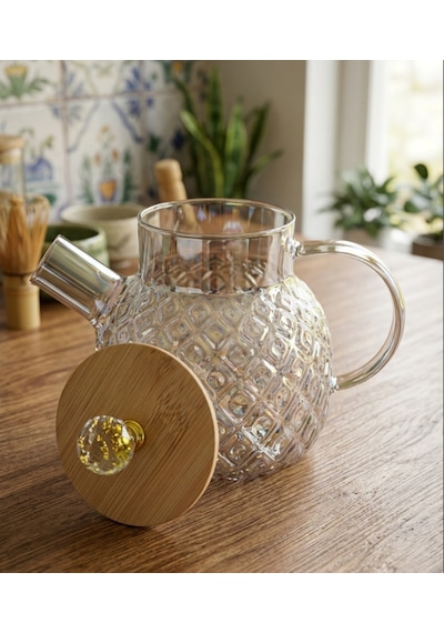 Isıya Dayanıklı Baklava Desen Cam Demlik Bambu & Metal Kapaklı Kulplu Süzgeçli 1000 Ml Füme Renk Kehribar