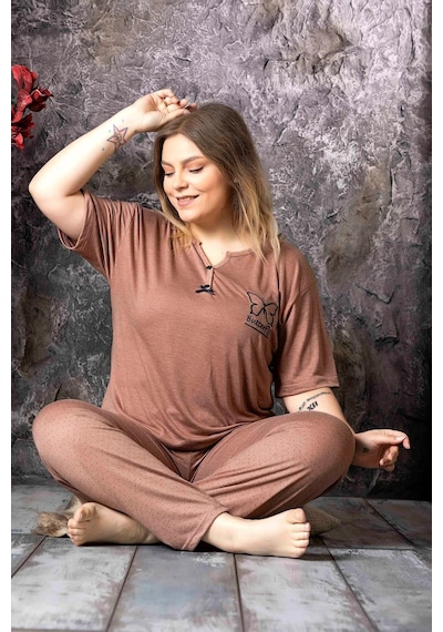 Sude Kadın Bambu Büyük Beden Düğme Yaka İnce Kısa Kol Pijama Takımı P300/146 - 1 Adet 001 Sude Kadın Bambu Büyük Beden Düğme Yaka İnce Kısa Kol Pijama Takımı P300/146 - 1 Adet 001