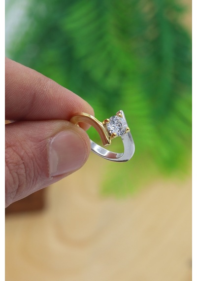 Midyat Nurtaş Gümüş Kristal Kesim Gold Kaplama 925 Ayar Gümüş Tektaş Yüzük 201022855 Midyat Nurtaş Gümüş Kristal Kesim Gold Kaplama 925 Ayar Gümüş Tektaş Yüzük 201022855