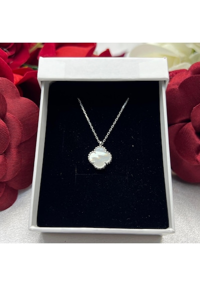 Yonca Beyaz Taşlı Kadın Kolyesi 925 Ayar Gümüş Rodyumlu 10 Mm Gümüş
