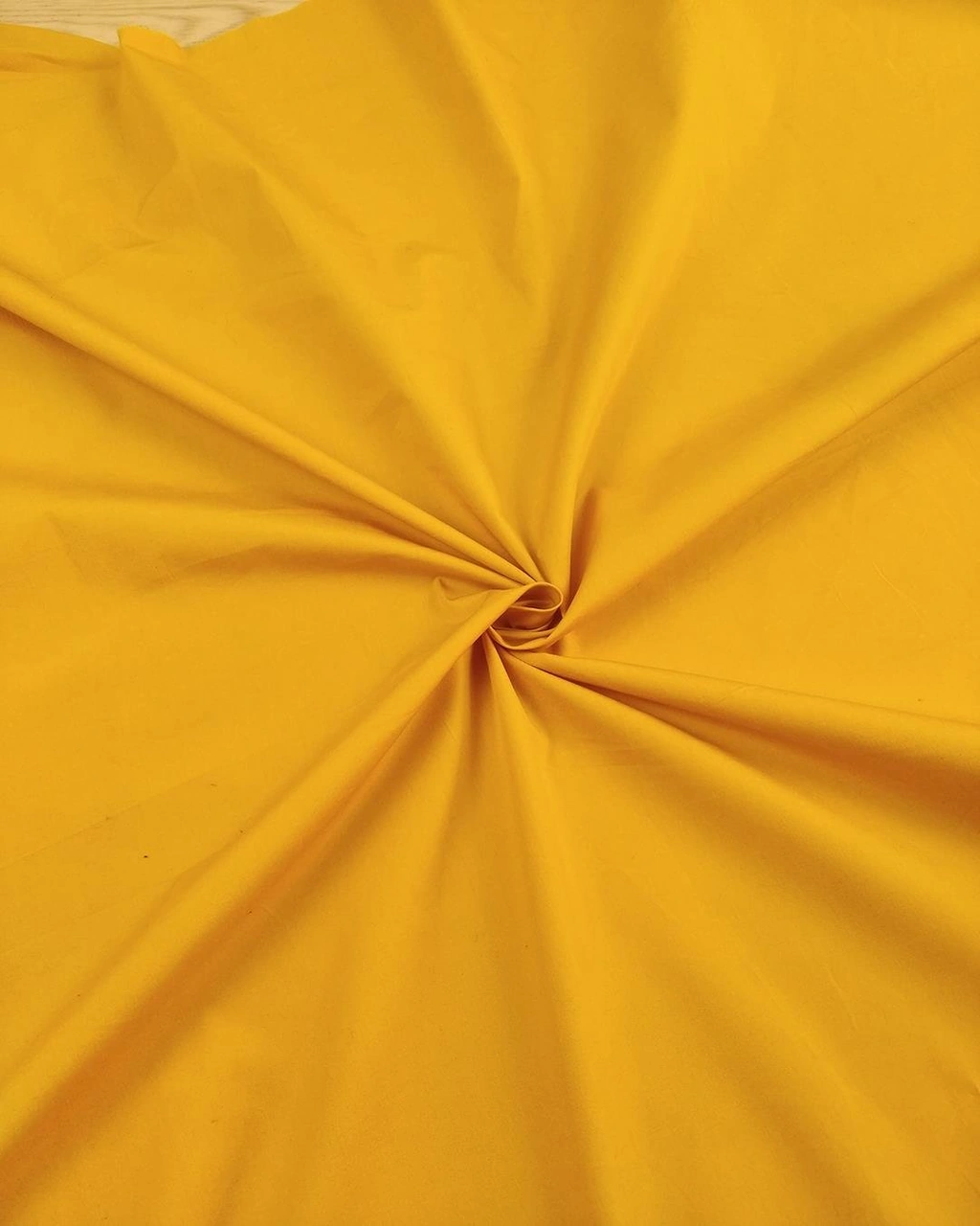 Dokuma Poplin Benzeri Hardala Yakın Sarı Renkte En: 150 Cm-932 Renkli