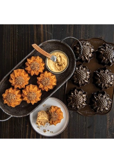 Nordicware 56448 6 Lı Mini Ayçiçek Kek Kalıbı Kahverengi
