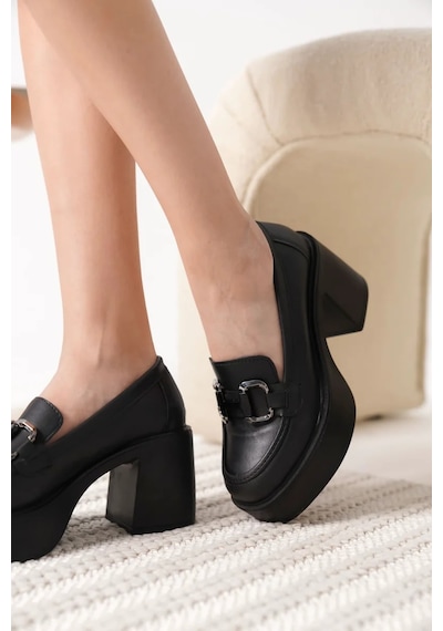Trendella Siyah Gümüş Tokalı Kadın Loafer Tr17ms03d Beyaz