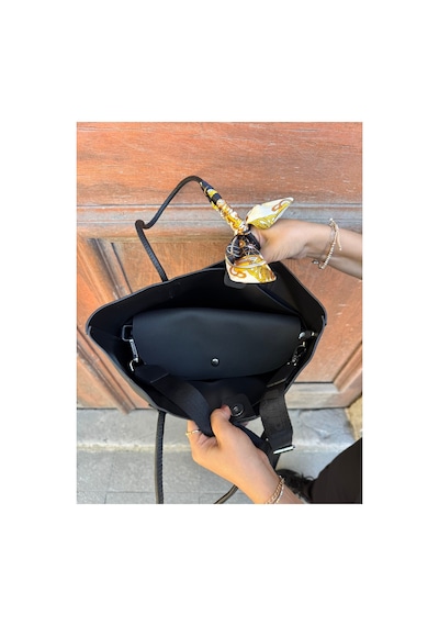 Just Polo Kadın Geniş Hacimli Şal Detaylı Büyük Boy Yavrulu Lüks El & Omuz Çantası Ebat: 32 X 24 Cm Siyah