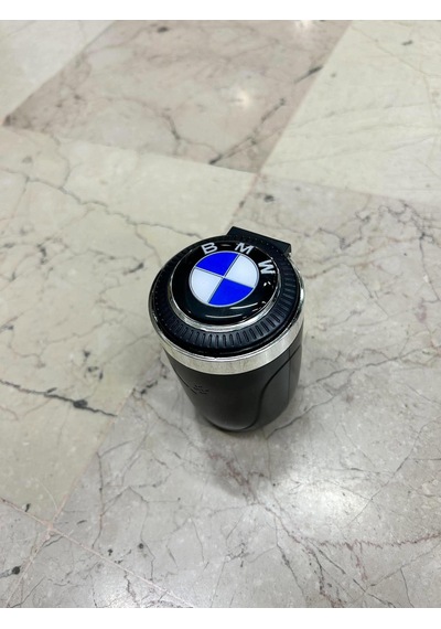 Bmw Mavi Beyaz  Tip Logolu Işıklı Siyah Küllük Üstten Bastırmalı 0