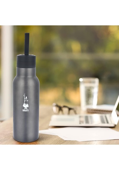 Termal Şişe - 500ml - Koyu Gri Renk - Paslanmaz Çelik - Çift Katmanlı - 12 Saat Sıcak 24 Saat Soğuk Tutar - Hava Geçirmez Vidalı Kapak Özelliği - Özel Silikon Conta Sayesinde Sızdırmaz Şişe Çok Renkli Termal Şişe - 500ml - Koyu Gri Renk - Paslanmaz Çelik - Çift Katmanlı - 12 Saat Sıcak 24 Saat Soğuk Tutar - Hava Geçirmez Vidalı Kapak Özelliği - Özel Silikon Conta Sayesinde Sızdırmaz Şişe Çok Renkli