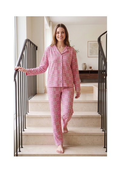 Nisanca Kışlık Düğmeli Ekose Desen Yılbaşı Temalı Kadın Süet Pijama Takımı Pembe
