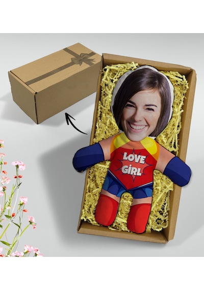 Bk Gift  Kutusunda Kişiye Özel Fotoğraflı Kadın Süper Kahraman Bebek Yastık-3, Arkadaşa , Sevgiliye , Doğum Günü si