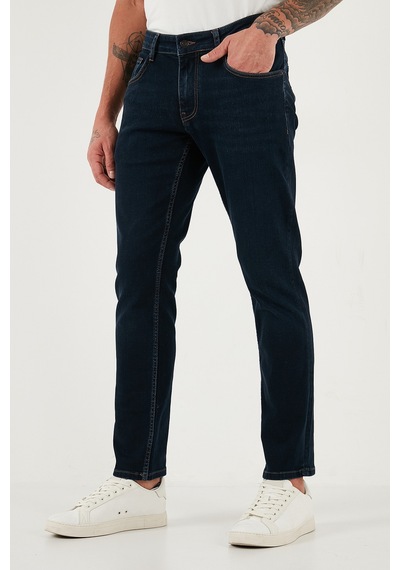 Buratti Pamuklu Regular Fit Normal Bel Boru Paça Jeans Erkek Kot Pantolon 2203C09Parma Lacivert Buratti Pamuklu Regular Fit Normal Bel Boru Paça Jeans Erkek Kot Pantolon 2203C09Parma Lacivert