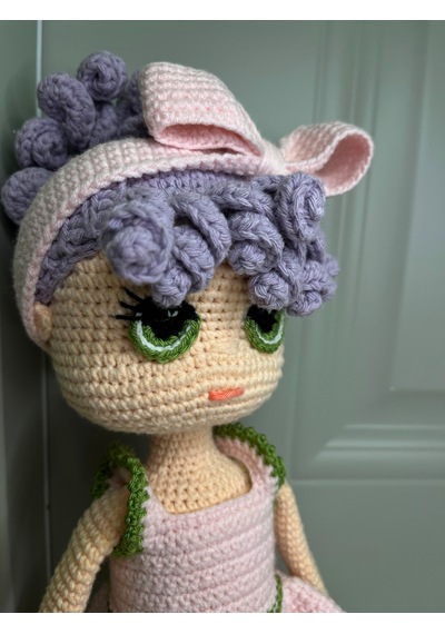El Yapımı Amigurimi Bukle Lila Saçlı Kız Bebek&hediyelik Oyuncak 38 Cm