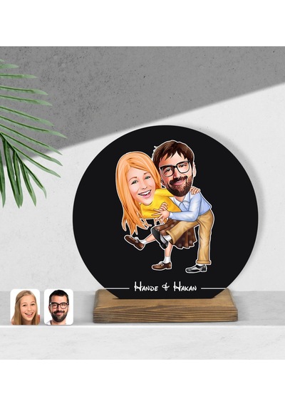 Kişiye Özel Sevgililer Karikatürlü Yuvarlak Ahşap Biblo-102