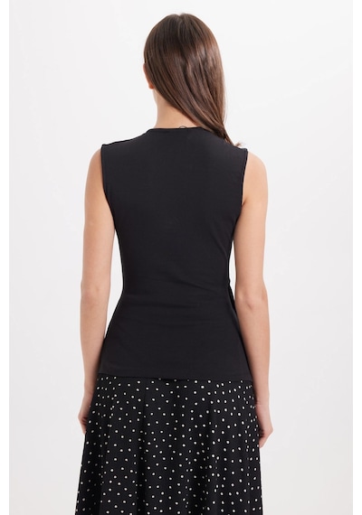 Tudors Kadın Slim Fit Dar Kesim Sıfır Kol Kruvaze Yaka Tokalı Pamuklu Likralı Siyah Bluz-50949