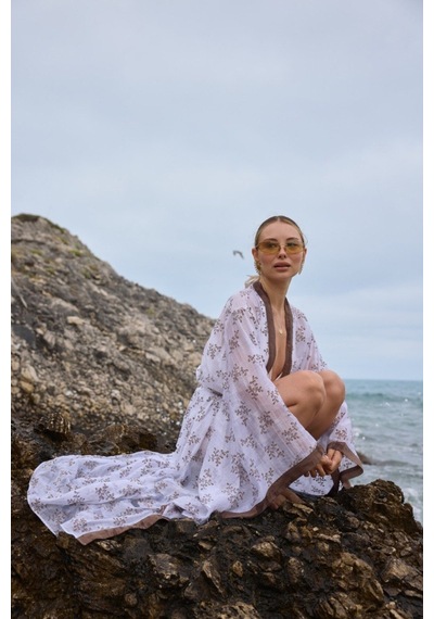 Moda Banuş Beyaz Nakış İşlemeli Yarasa Kol Uzun Kimono, Pareo Beyaz Beyaz