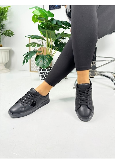 Günlük Kadın Sneaker Bağcıklı Yıldız Detaylı Tırtıklı Taban Oval Burunlu Rahat Spor Ayakkabı 602 Siyah Günlük Kadın Sneaker Bağcıklı Yıldız Detaylı Tırtıklı Taban Oval Burunlu Rahat Spor Ayakkabı 602 Siyah