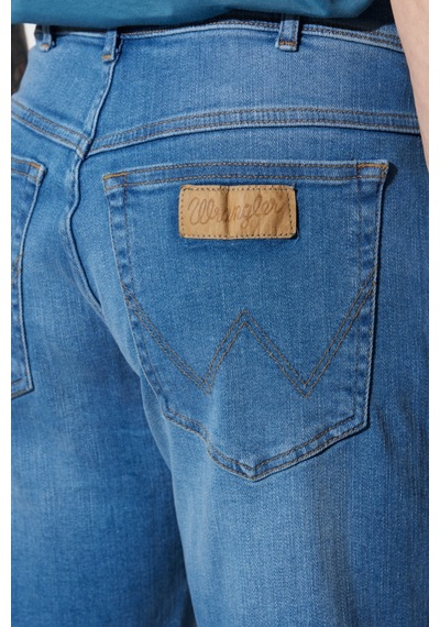 Wrangler Regular Fit Normal Kesim Normal Bel Açık Mavi Esnek Jean Kot Şort W11CAG42E Mavi