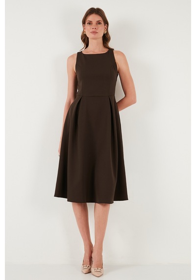 Lela Regular Fit Bisiklet Yaka Cepli Pileli Midi Boy Bayan Elbise 6111963 Kahve
