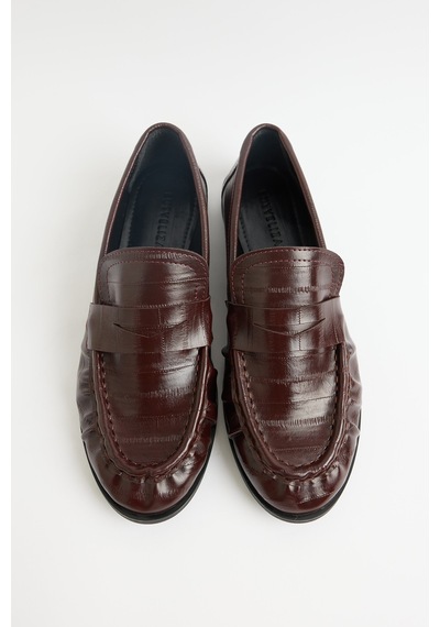 Lutvelizade Loafer 2517 Klasik Deri Görünümlü Oval Burun Bordo Su Yolu Kadın Loafer