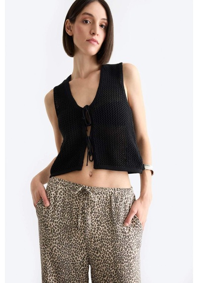 Defacto Regular Fit V Yaka Önden Bağlamalı Bluz E9864ax25smbk34 Siyah