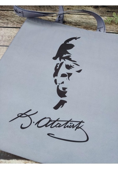 Kemal Atatürk Portre İmzalı Desenli Baskılı Kumaş Çanta Omuz Askılı Bez Çanta Renkli Çok Renkli