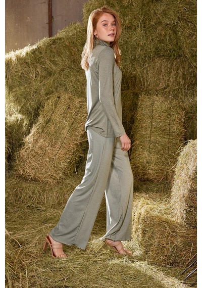 Monamise Kadın Balıkçı Yaka Lotus Çiçeği ve Çizgi Desenli Pijama Takımı Krem