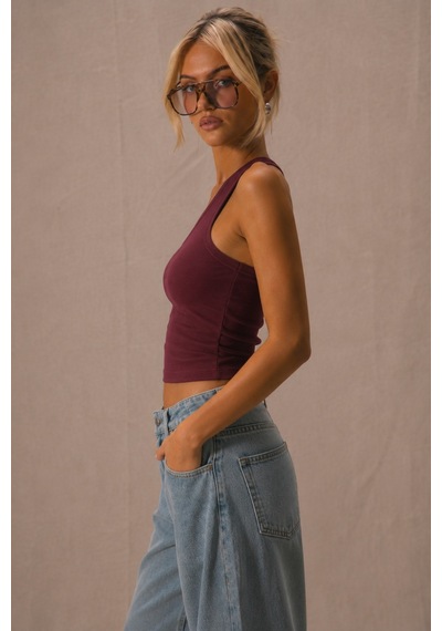 Tarz Cool Kadın Tek Omuz Crop Atlet Esnek Slim Fit Süprem Kumaş Asimetrik Yaka Bluz Bordo