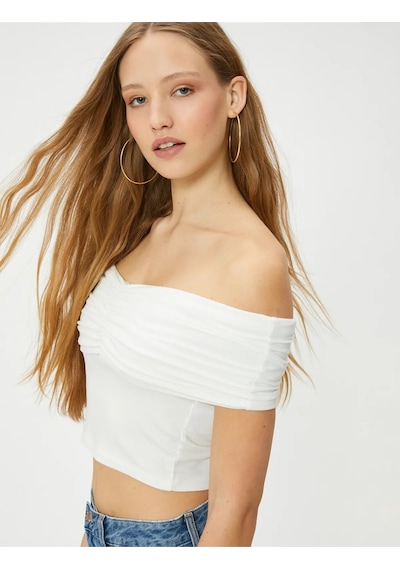 Koton Madonna Yaka Tişört Crop Drape Detaylı Viskoz Kumaş Ekru