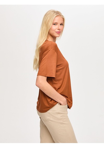 Faik Sönmez Resort Önü Taş Ve Baskı Detaylı Bisiklet Yaka Tshirt S26tsh104 Us26tsh10488 Karamel Faik Sönmez Resort Önü Taş Ve Baskı Detaylı Bisiklet Yaka Tshirt S26tsh104 Us26tsh10488 Karamel