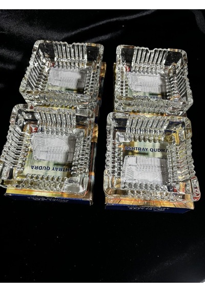 4 Adet Kare Büyük Cam Küllük 10x10 4 Adet Kare Cam Büyük Küllük 10x10 Cam Beyaz Kare