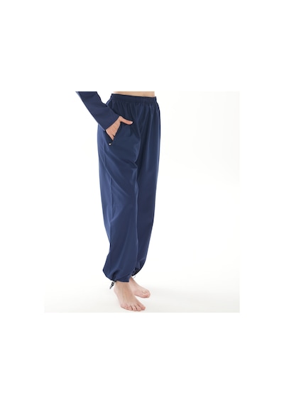 Pierre Cardin Büyük Beden Sıfır Yaka Paraşüt Kumaş Boydan Fermuarlı Beli Ayarlanabilir Bağcıklı Paçası Lastikli Çift Boneli Kadın Tesettür Mayo Lacivert Pierre Cardin Büyük Beden Sıfır Yaka Paraşüt Kumaş Boydan Fermuarlı Beli Ayarlanabilir Bağcıklı Paçası Lastikli Çift Boneli Kadın Tesettür Mayo Lacivert