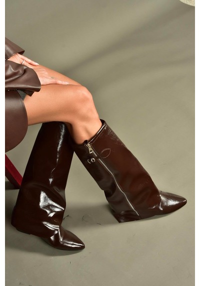Fox Shoes V380526460 Kahverengi Rustik Düz Taban Fermuar Detaylı Kadın Çizme Kahverengi